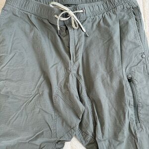 Men’s Vuori Ripstop Climber Pants size Large